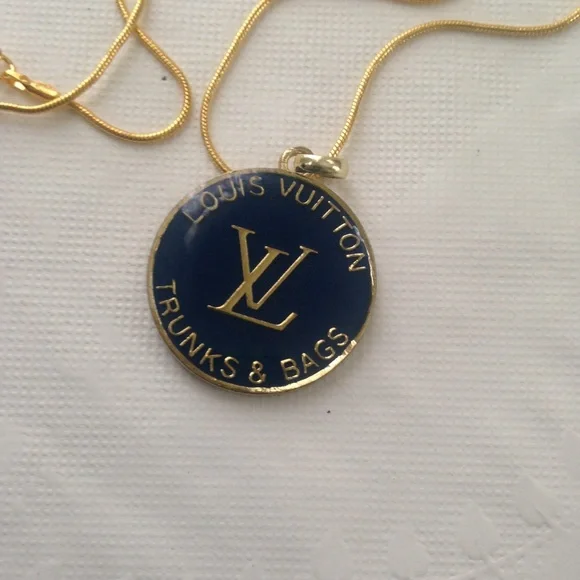 Louis Vuitton 3-way Handbag Charm-Key Chain Neck… - Picture 4 of 8